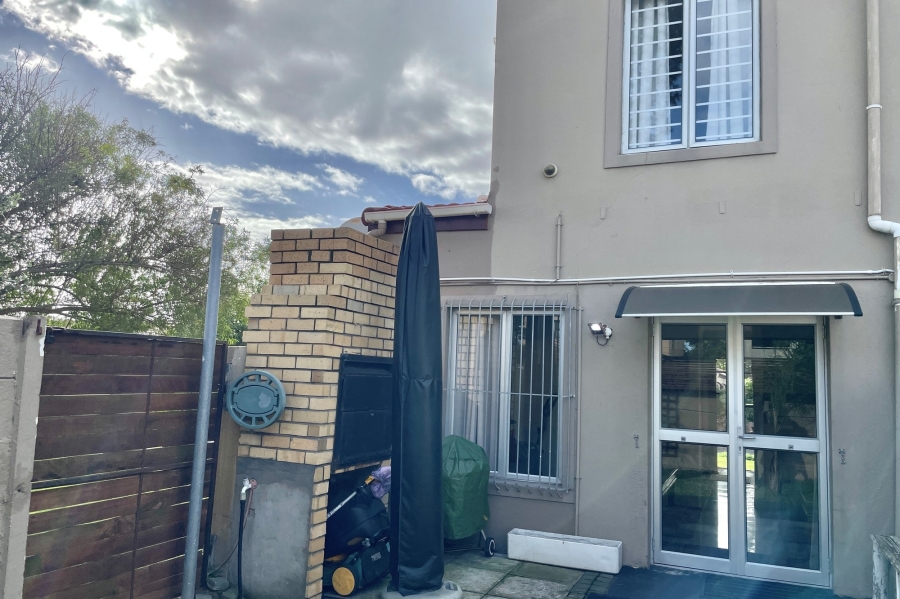 2 Bedroom Property for Sale in Ottery Western Cape